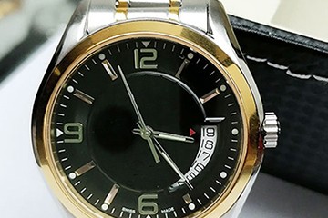 海口百达翡丽起雾了维修