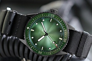 海口百达翡丽表进水维修